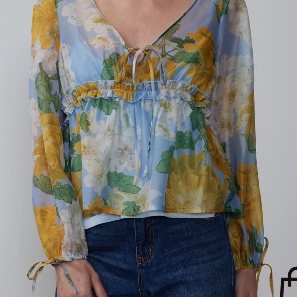 NWT NEW YORK AND COMPANY Floral Blue and Yellow Women's Top